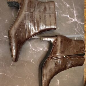 Elegant Brown Croc-Embossed Ankle Booties